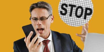 Il trucco dei call center non funzionerà più: la data che mette fine allo spoofing