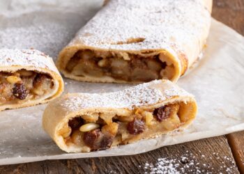 Lo strudel di mele come non l’hai mai provato: seguo la ricetta turca ed è pura meraviglia