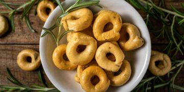 Le ‘nfrennule di Sant’Agata de’ Goti: il tarallo a otto che custodisce il vino e la storia