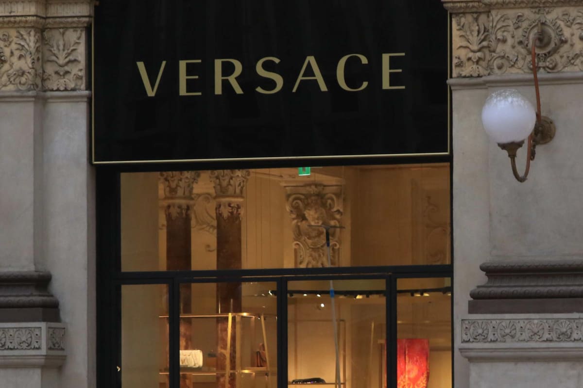 Un negozio di Versace