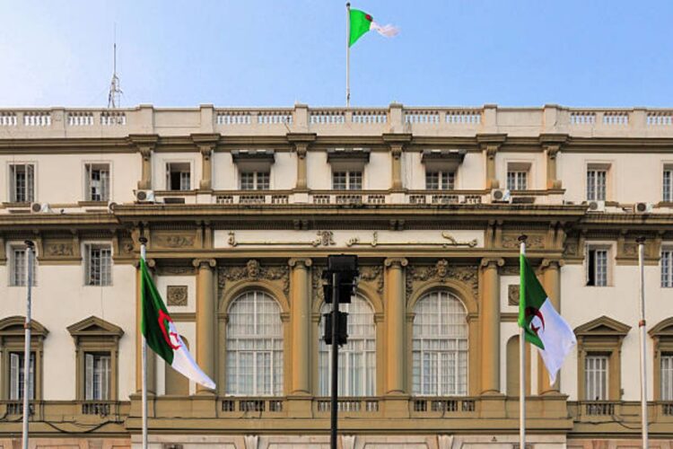 Algeria: riconosciuto come criminale il colonialismo francese