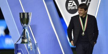 Antonio Conte allenatore Napoli che ha vinto la Supercoppa