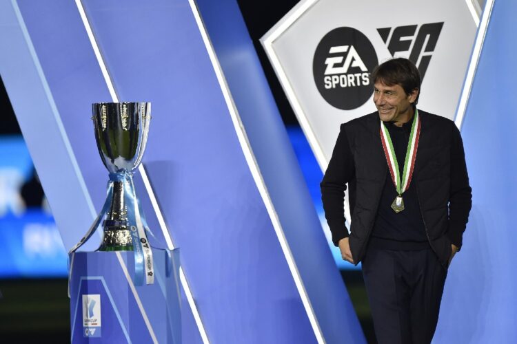 Antonio Conte allenatore Napoli che ha vinto la Supercoppa
