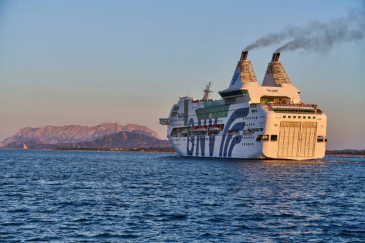 Attacco hacker a una nave Gnv