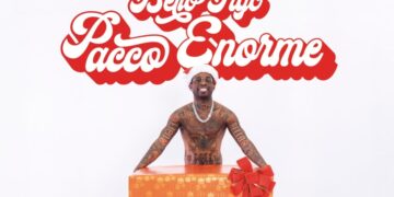 Bello Figo esce con Pacco enorme