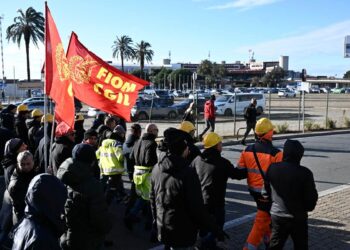 Corteo dei lavoratori dell'ex Ilva di Genova Cornigliano