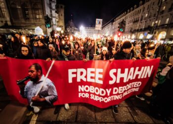 Fiaccolata in solidarietà e contro l'arresto di Mohamed Shahin