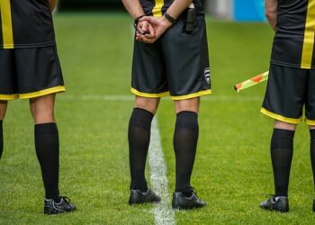 Giovane arbitro aggredito in Puglia