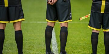 Giovane arbitro aggredito in Puglia