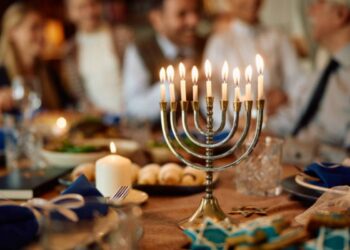Hanukkah: in cosa consiste la festa che si stava celebrando a Bondi Beach