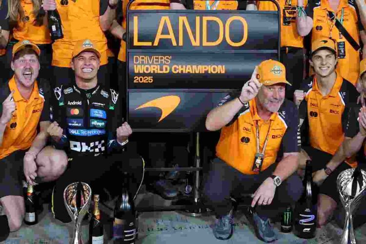 Lando Norris festeggia la vittoria