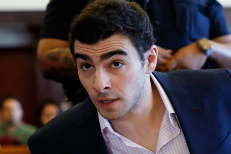 Il video dell'arresto di Luigi Mangione