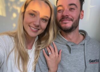 Influencer australiana morta dopo un freebirth