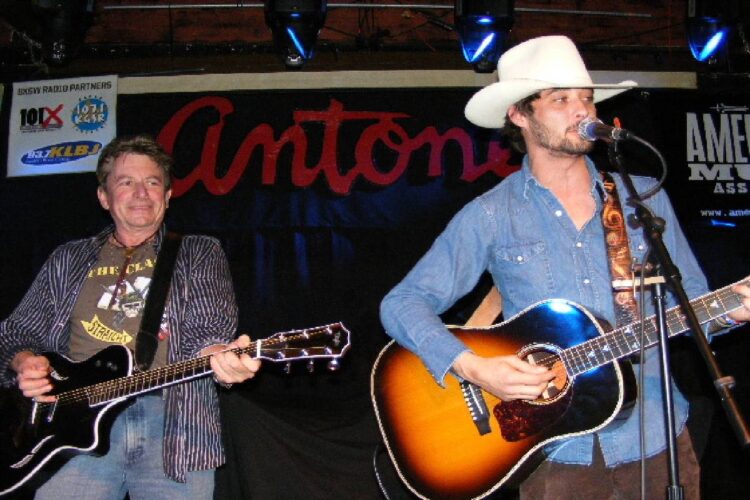 Joe Ely assieme a Ryan Bingham