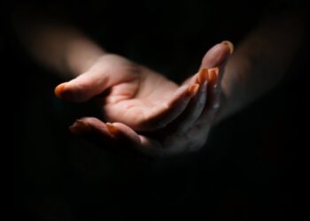 Le mani di una donna