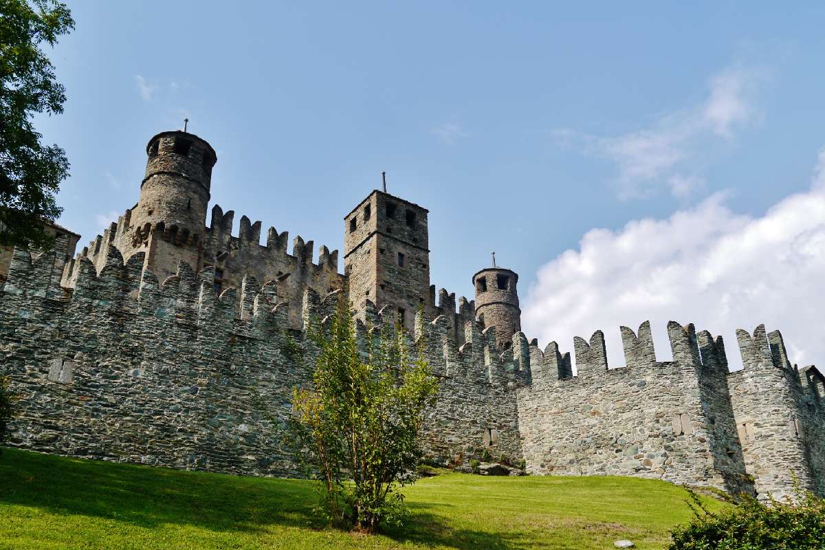 L'esterno del Castello di Fénis