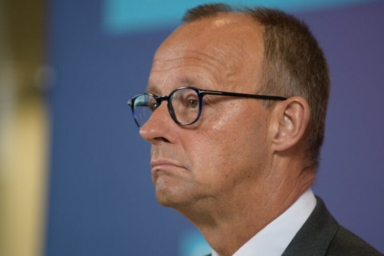 Merz avverte l'Ue sugli asset russi