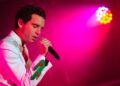 Mika durante un concerto