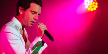 Mika durante un concerto