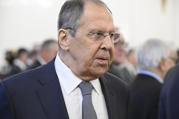 Russia, Lavrov avverte dei pericolo in caso di shcieramento di truppe europee in Ucraina