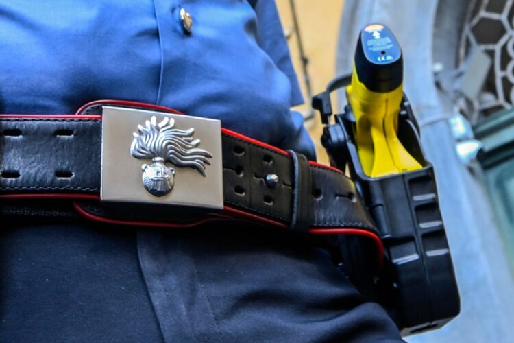Uomo morto colpito dal taser: ecco le cause del decesso