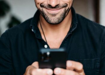 L’illusione della conoscenza: come l’intelligenza artificiale alimenta la sindrome dell’epistemia