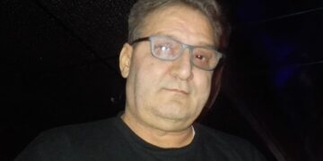 Un primo piano di Claudio Rispoli, in arte DJ Mozart