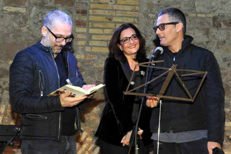 Catena Fiorello insieme ai suoi fratelli