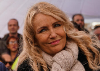 Un primo piano di Licia Colò