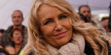 Un primo piano di Licia Colò