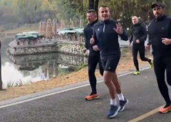 Macron fa jogging a Chengdu