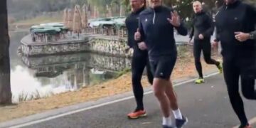 Macron fa jogging a Chengdu