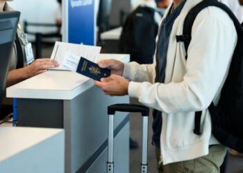 Controlli social e selfie obbligatorio per l’ingresso negli Usa