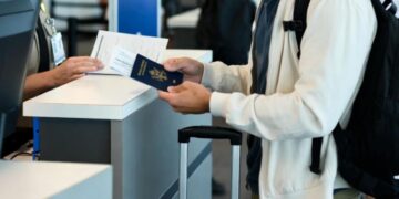 Controlli social e selfie obbligatorio per l’ingresso negli Usa