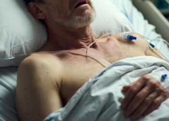 Un uomo con la polmonite