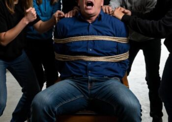 Roma, indagini su torture e sequestro di persona: coinvolti 5 minori