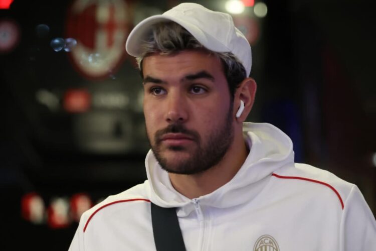 Un primo piano di Theo Hernandez