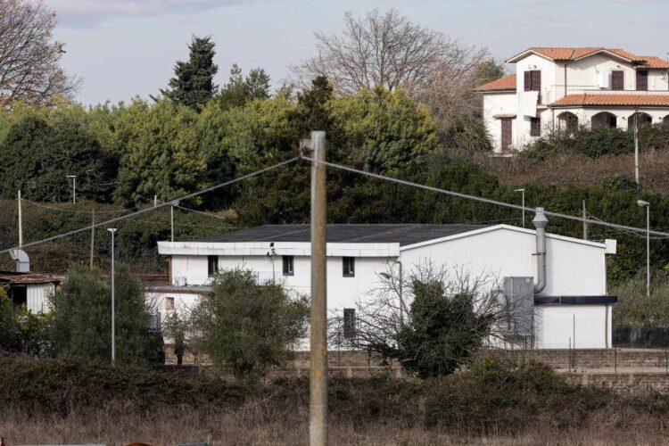 Anguillara sotto choc dopo il femminicidio Torzullo e la morte dei Carlomagno