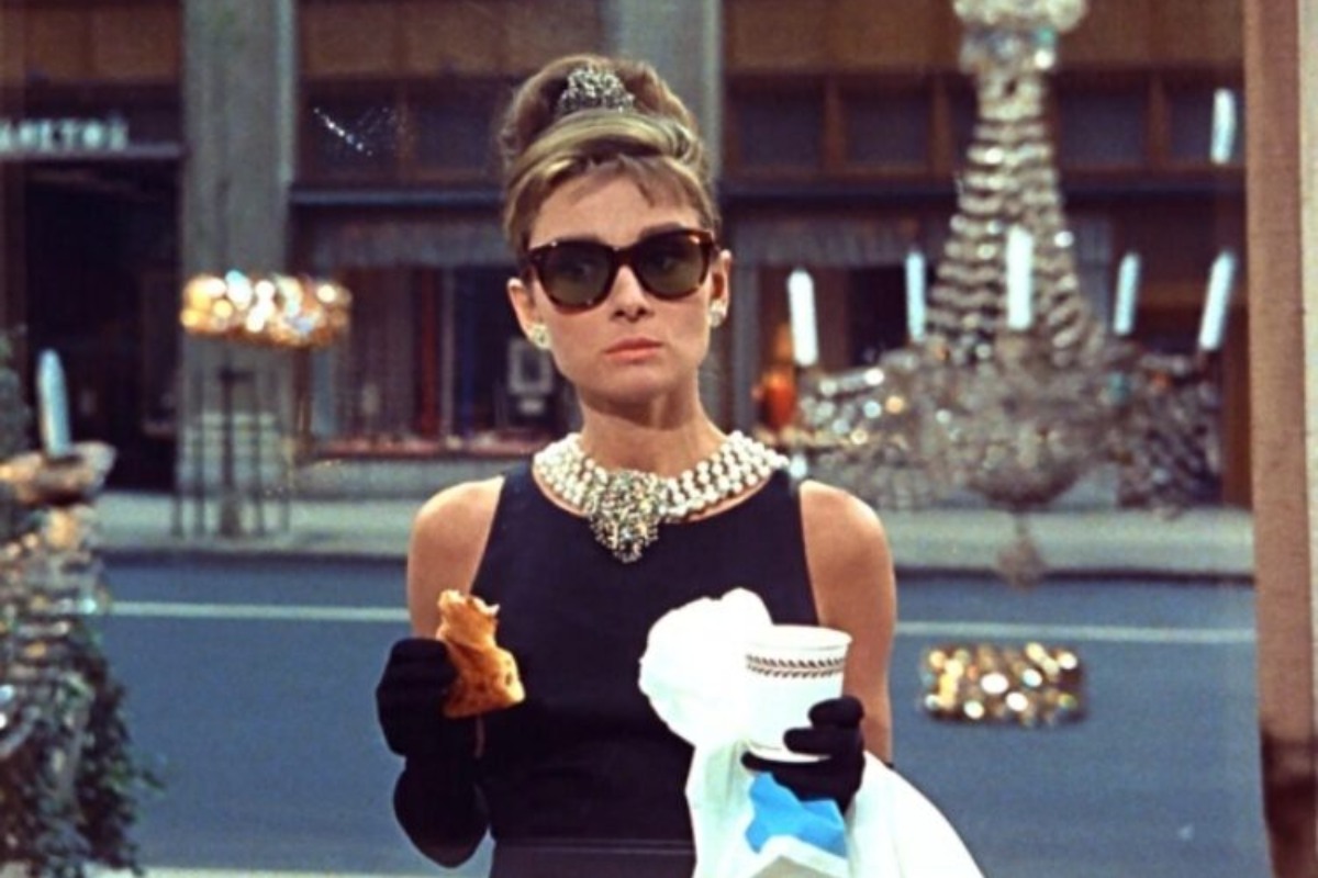 Audrey Hepburn con gli occhiali da sole