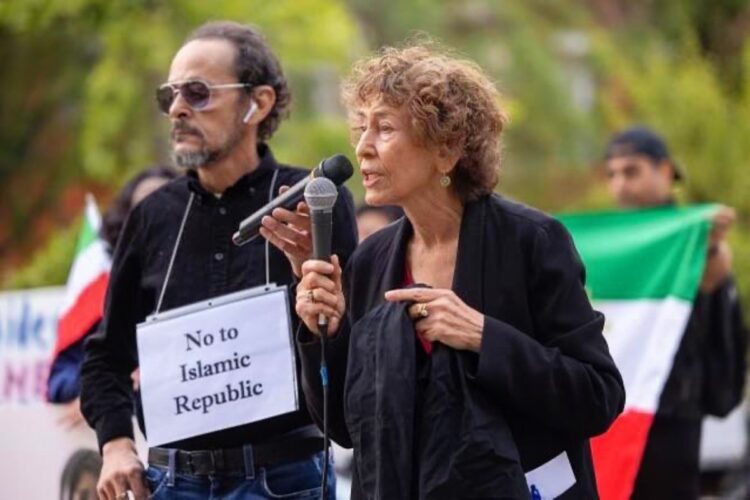 Azar Nafisi sulla situazione della crisi e delle relative proteste in Iran