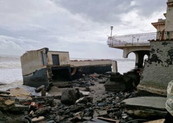 Case distrutte sul lungomare di Mascali in seguito al passaggio del Ciclone Harry sulla costa siciliana