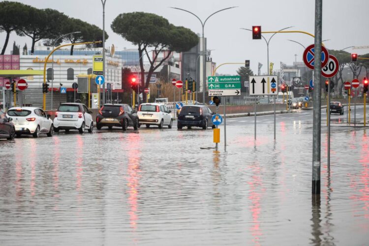 Esondazione fiume Aniene a Roma