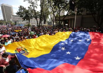 Gli annunci di Trump e i retroscena sugli attacchi in Venezuela