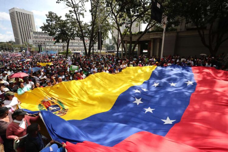 Gli annunci di Trump e i retroscena sugli attacchi in Venezuela