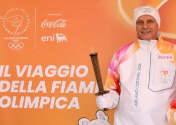 Il professor Giuseppe Santoro in versione tedoforo