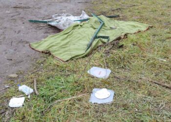 Il punto del boschetto di Rogoredo dove ieri sera un poliziotto ha sparato a Abhderraim Mansouri