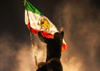 Iran gli USA chiedono ai propri cittadini di lasciare il Paese