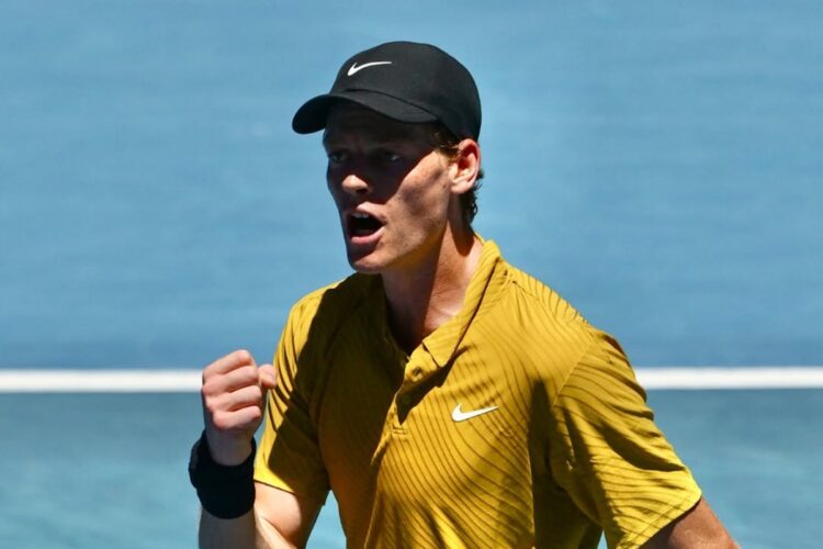 Jannik Sinner vince anche grazie alle nuove regole sul caldo