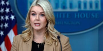 Karoline Leavitt, la portavoce della Casa Bianca sotto la presidenza Trump