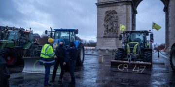 La protesta a Parigi contro il Mercosur